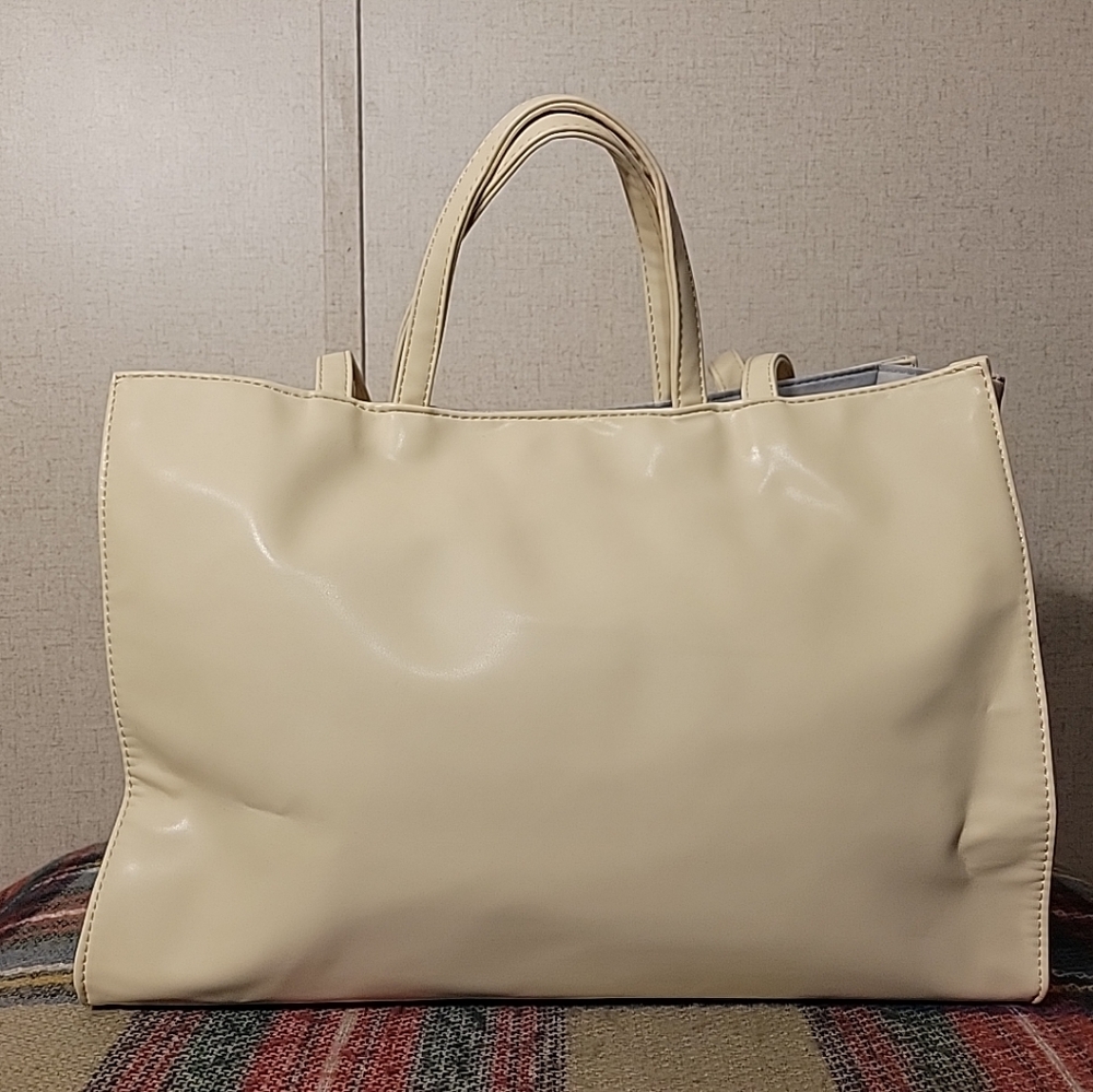 Telfar Purse - Picture 2 of 16